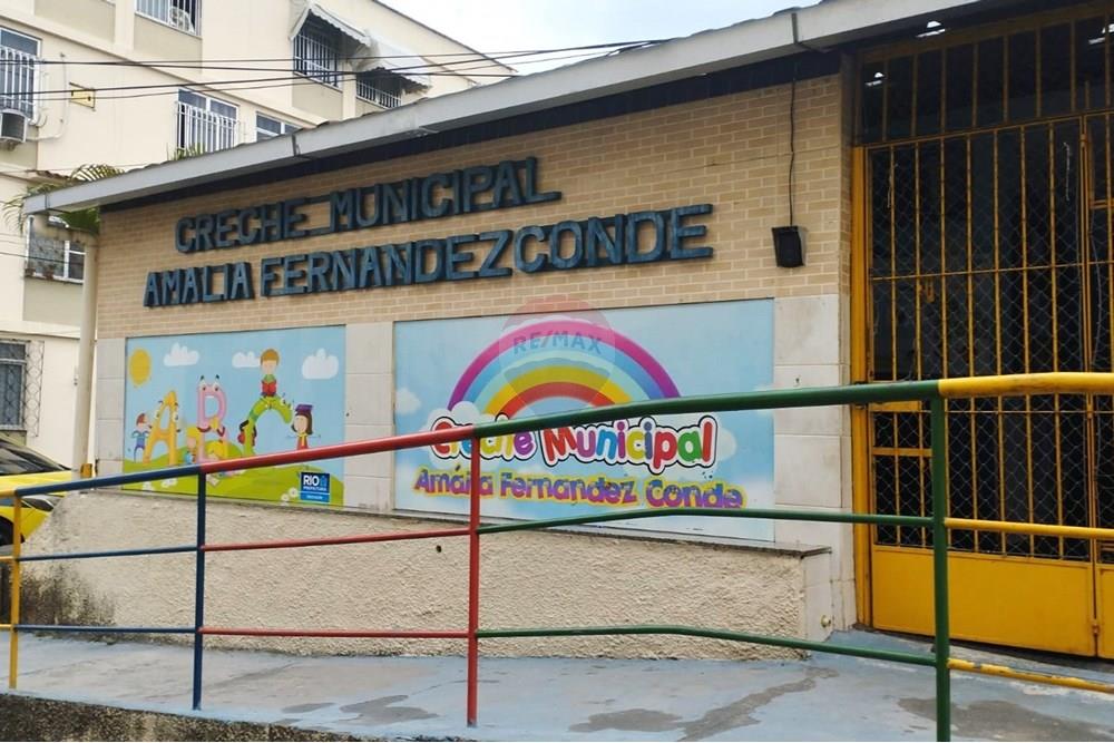 lakás (tégla) - Eladó - Rio De Janeiro , Rio De Janeiro - Creche.jpeg - Internal Yard - 570501014-76