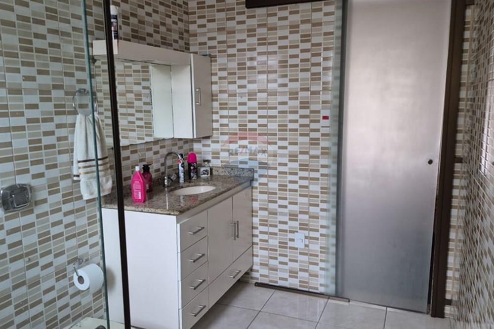 Casa - Venda - Rio de Janeiro , Rio de Janeiro - WhatsApp Image 2026-03-20 at 13.50.23 (2).jpeg - Banheiro - 570561007-1