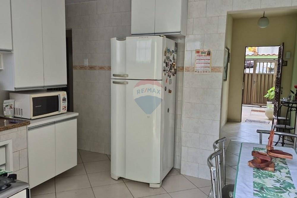 Casa - Venda - Rio de Janeiro , Rio de Janeiro - WhatsApp Image 2026-03-20 at 13.50.08 (1).jpeg - Cozinha - 570561007-1