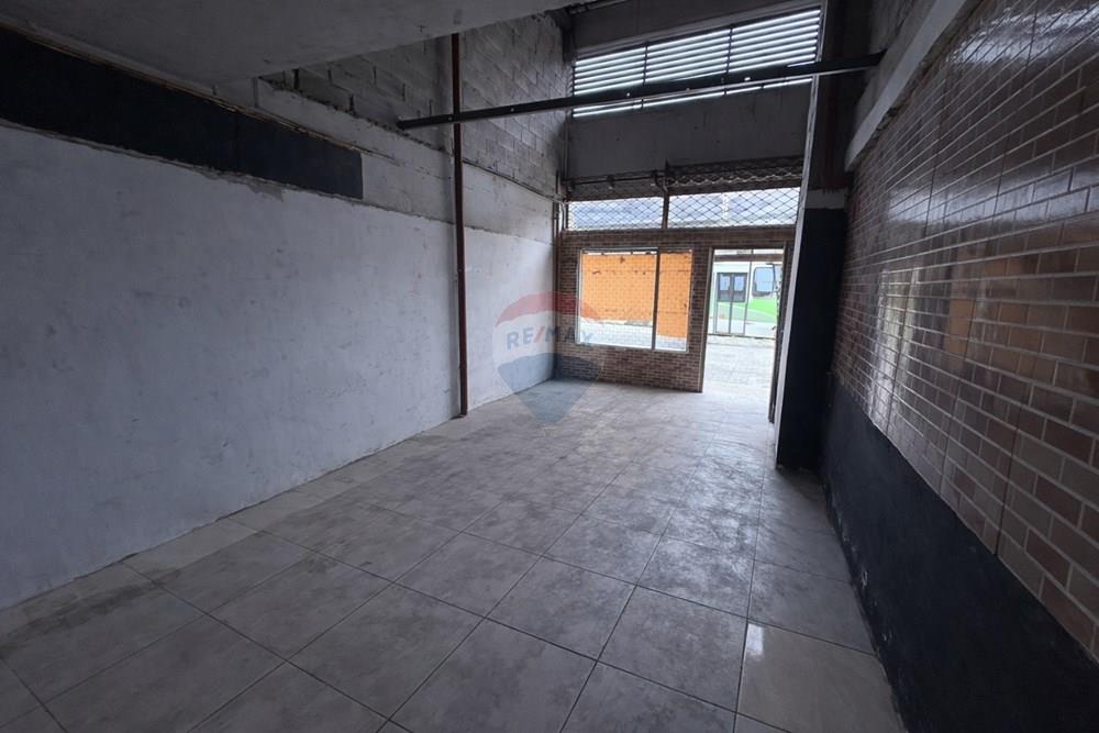 Loja - Venda - Rio de Janeiro , Rio de Janeiro - Loja vazia com paredes expostas.jpeg - 570371001-211