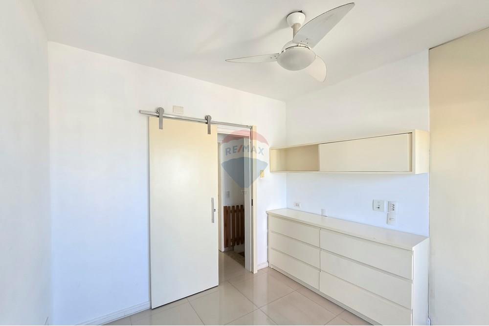 Apartamento - Alugar - Rio de Janeiro , Rio de Janeiro - quarto frente vista cômoda.jpg - 570461046-9