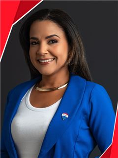 Arielle Brandao - RE/MAX HOUSY