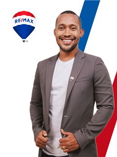 Raillton Lemos Xavier Santos - Lorena Costa Pereira Team - RE/MAX SOL