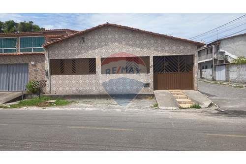For Rent/Lease-House-Centro , Dias d'Ávila , Bahia , 42850000-580721011-6