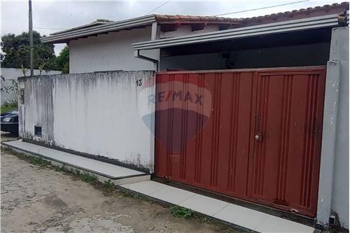 Venda-Casa-Rua Santíssima Trindade , 257  - Condomínio Alta Vista  - São José , Teixeira de Freitas , Bahia , 45988118-580631029-6