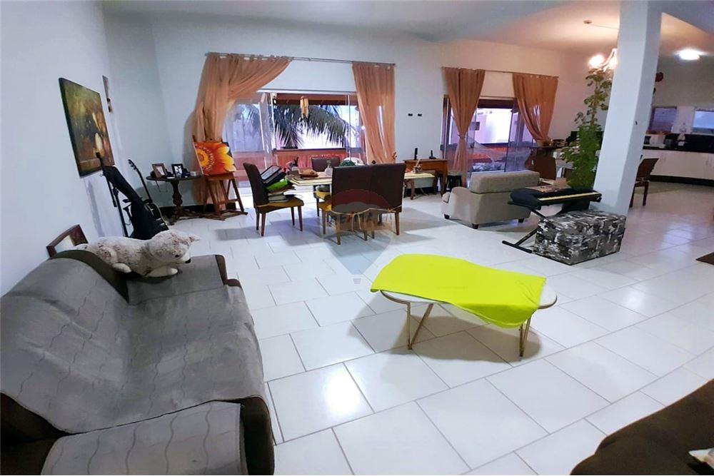 Apartamento - Buraquinho