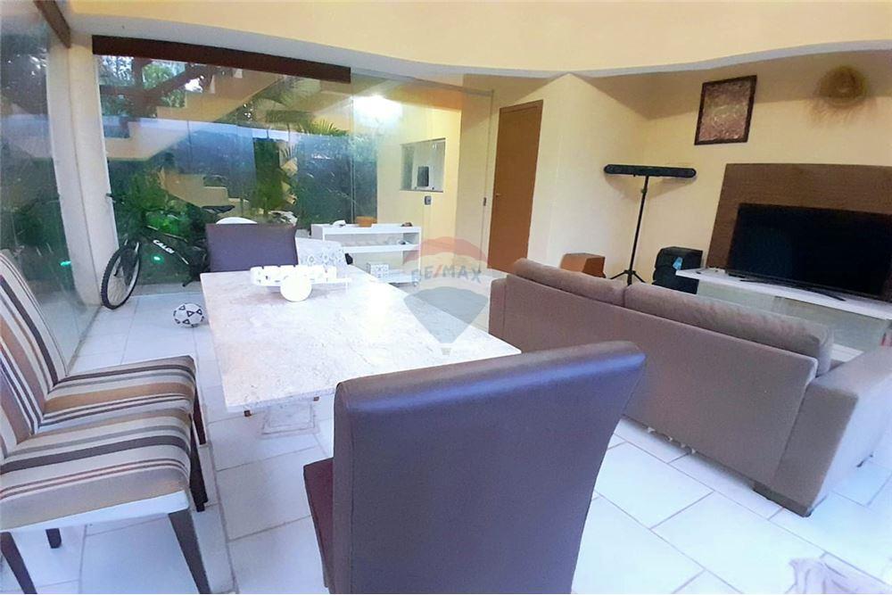 Apartamento - Buraquinho