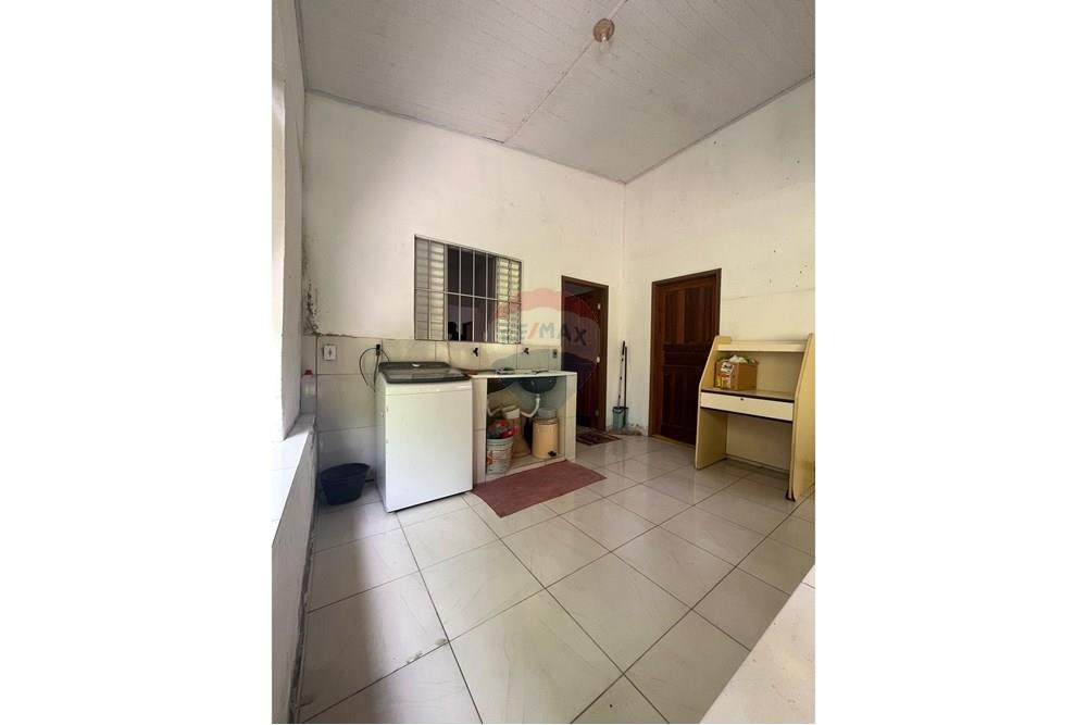 Casa para alugar com 2 quartos, 220m² - Foto 12