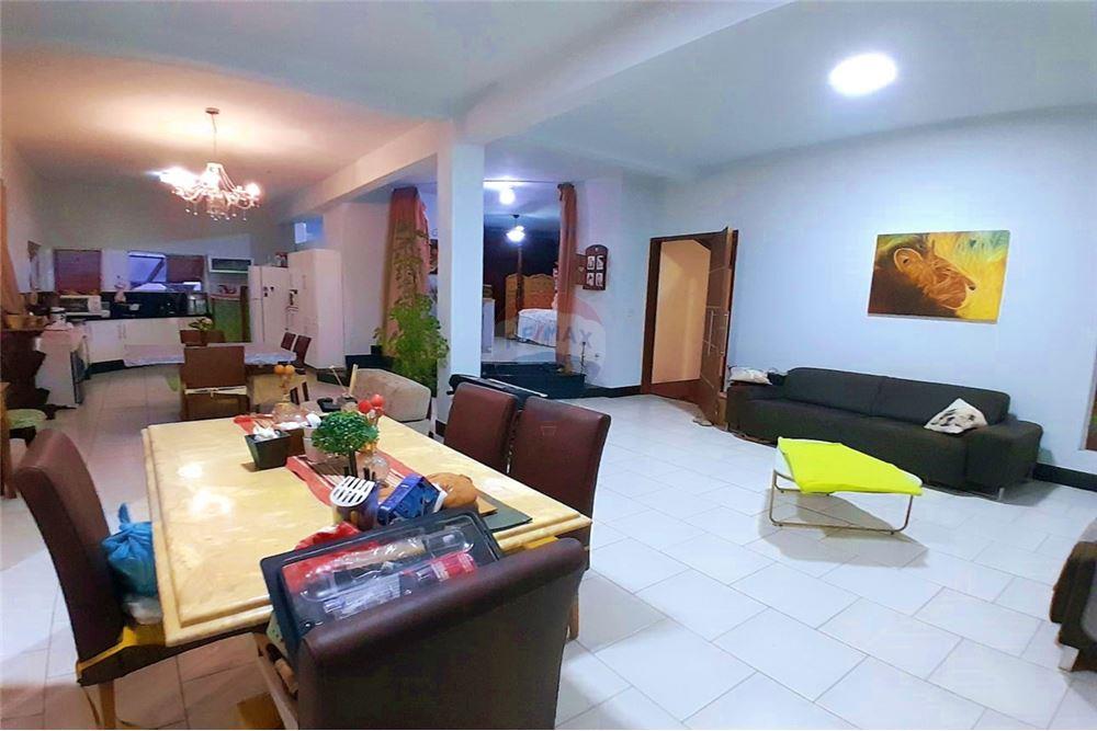 Apartamento - Buraquinho