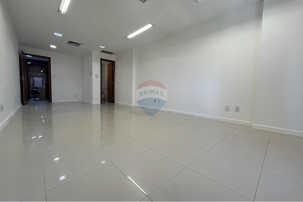 Apartamento - Caminho das árvores