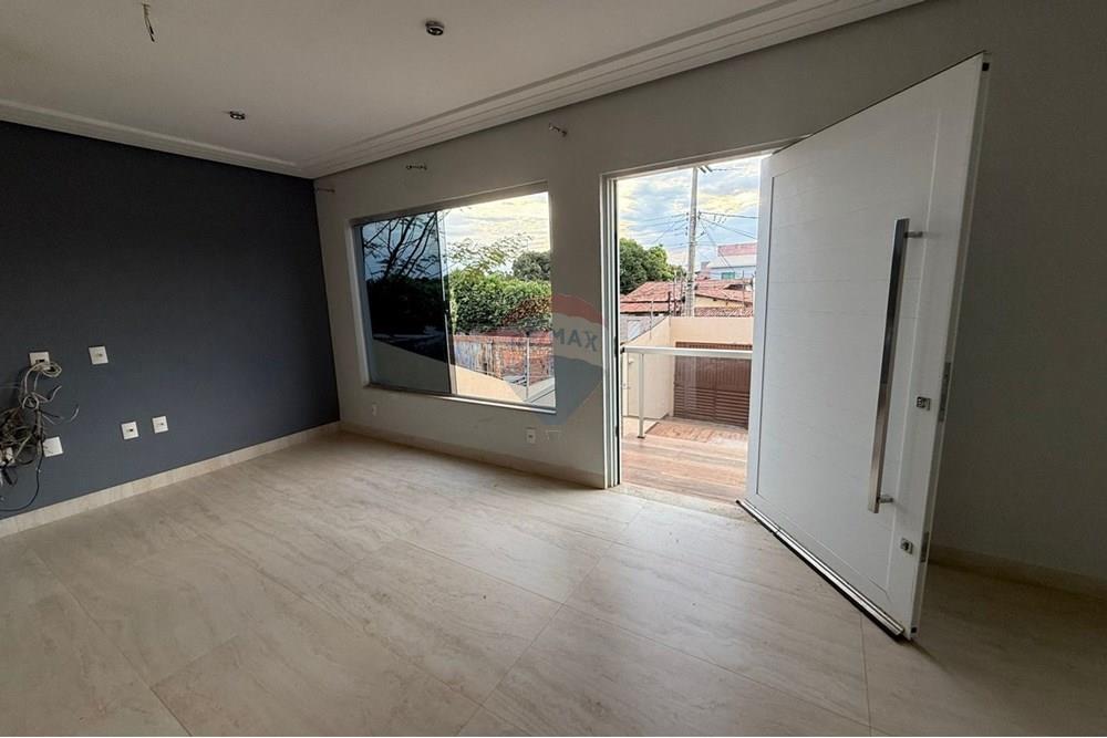 Sobrado - Alugar - Barreiras , Bahia - WhatsApp Image 2025-10-31 at 11.25.36 (3).jpeg - 580651043-72