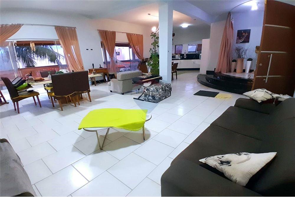 Apartamento - Buraquinho