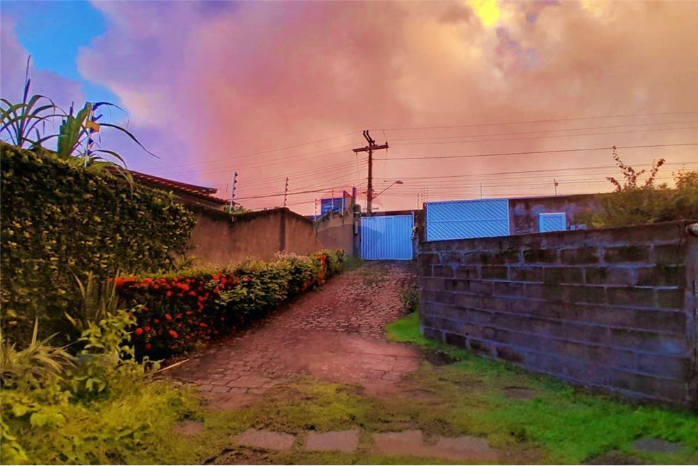 Apartamento - Buraquinho