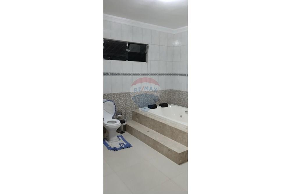 Casa para alugar com 3 quartos, 120m² - Foto 12