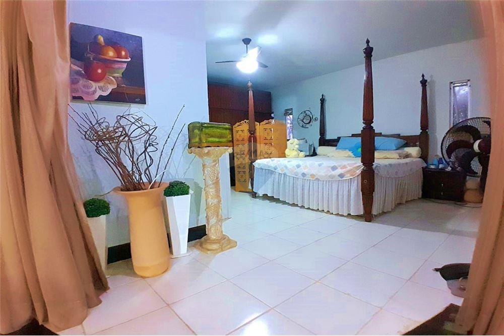 Apartamento - Buraquinho