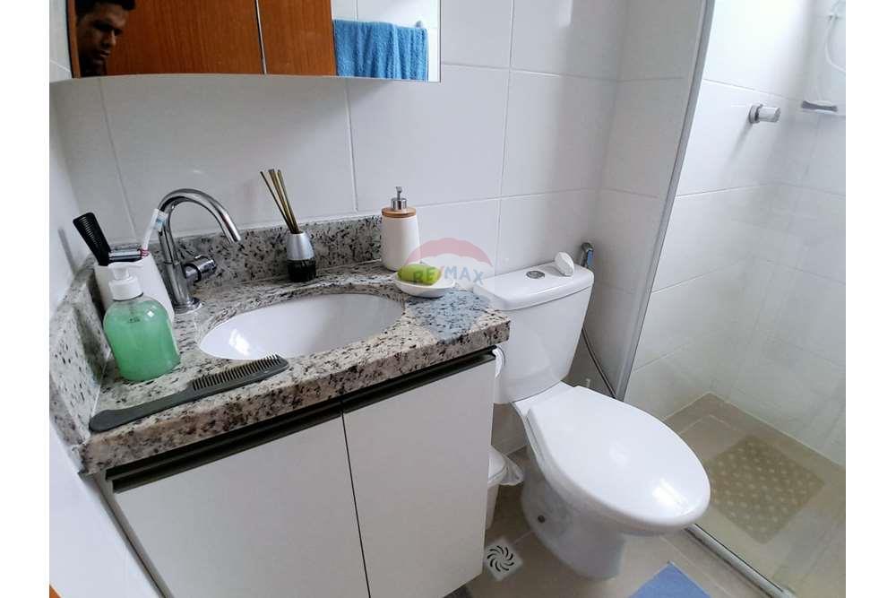 Apartamento - Buraquinho