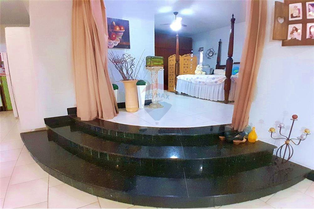 Apartamento - Buraquinho