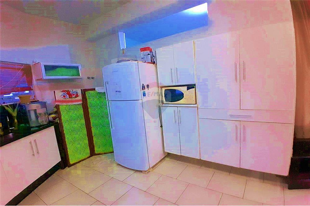 Apartamento - Buraquinho