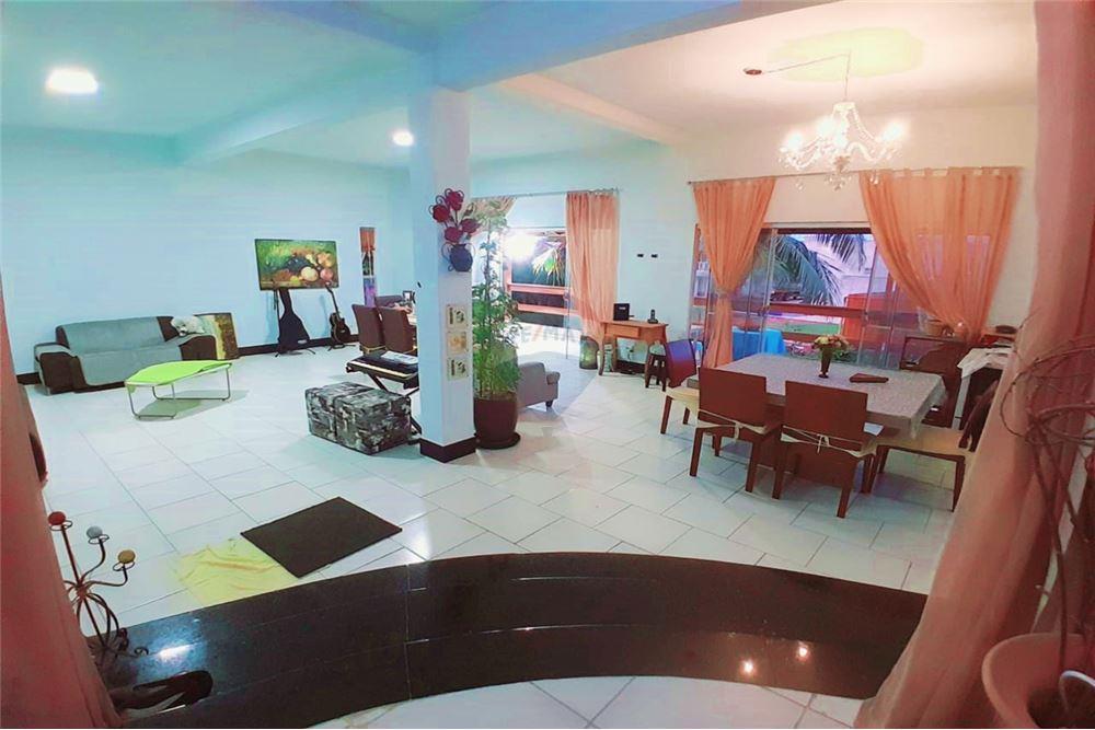 Apartamento - Buraquinho