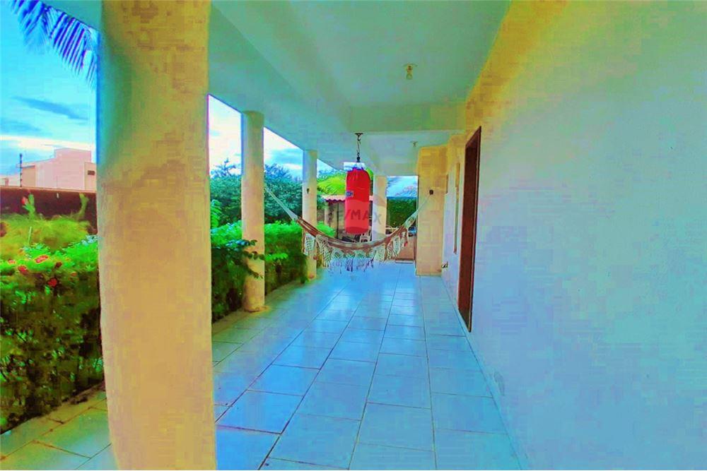 Apartamento - Buraquinho
