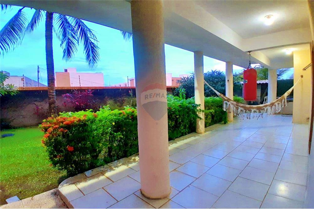 Apartamento - Buraquinho