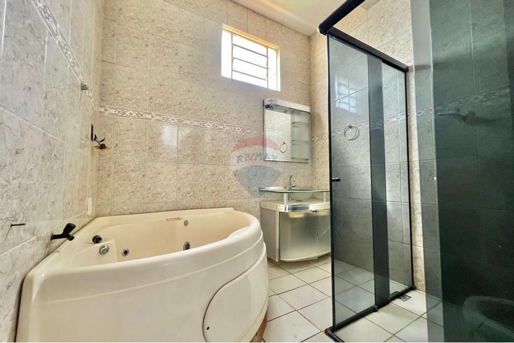 Résidentiel - Maison sur deux niveaux - Barreiras , Bahia - BR - WhatsApp Image 2025-04-15 at 09.34.57.jpeg - 580651065-29