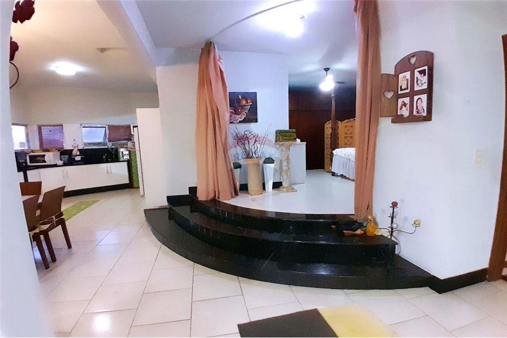 Apartamento - Buraquinho
