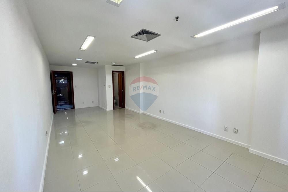 Apartamento - Caminho das árvores