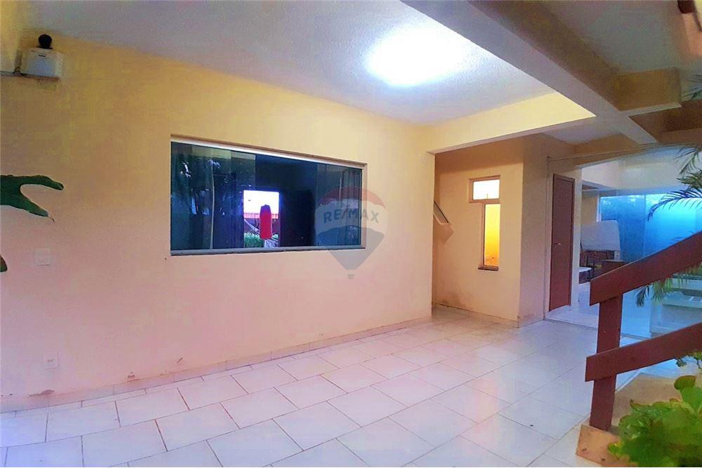 Apartamento - Buraquinho