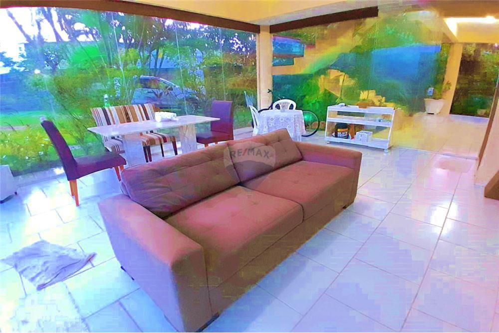 Apartamento - Buraquinho