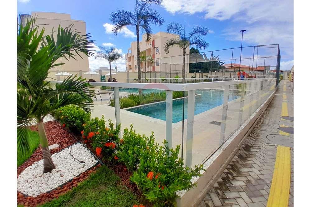Apartamento - Buraquinho