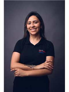 Stefanie Camargo Bueno - RE/MAX SERRANA