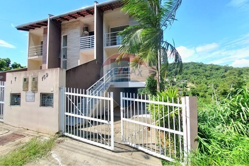 Sobrado para locação no bairro Testo Salto