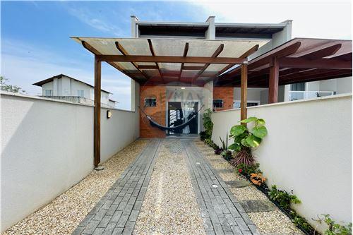 For Sale-Two Level House-Rua Amanda Isleb , 122  - Velha Central , Blumenau , Santa Catarina , 89042-284.-590141028-15