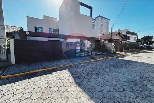 Venda-Casa-Centro , Balneário Piçarras , Santa Catarina , 88380000-590481006-13