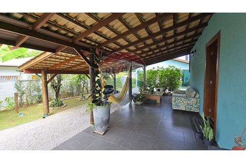 Venda-Casa-Servidão Eustáquio Adão Medeiros , 93  - Esquina da Pizzaria Santa Redonda  - Campeche , Florianópolis , Santa Catarina , 88063-015-590101030-10