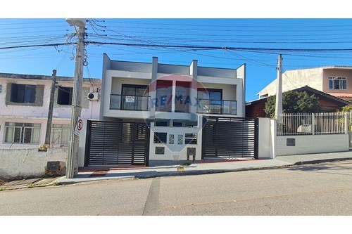 Venda-Sobrado-Rua Virgilino Ferreira de Souza , 657  - Próximo Policia Federal  - Barreiros , São José , Santa Catarina , 88117700-590471001-2