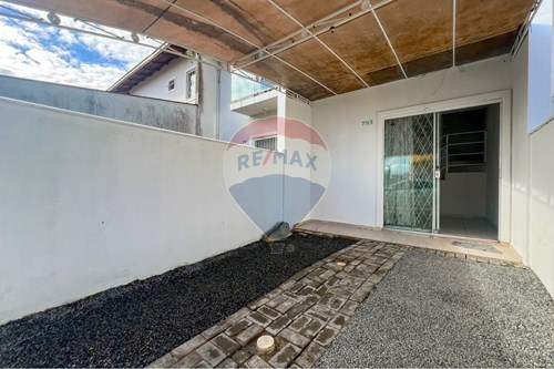 Venda-Sobrado-Rua gardênias , 793  - Fátima , Joinville , Santa Catarina , 89232-000-590501001-134