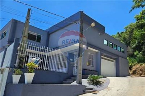 Venda-Casa-Rua Zeferino Jeronimo da Costa , 139  - Centro , Porto Belo , Santa Catarina , 88210000-590401002-109