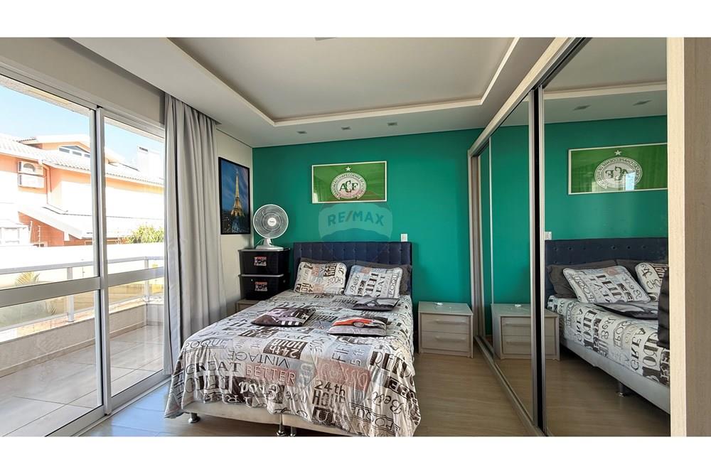 Casa à venda com 3 quartos, 278m² - Foto 9