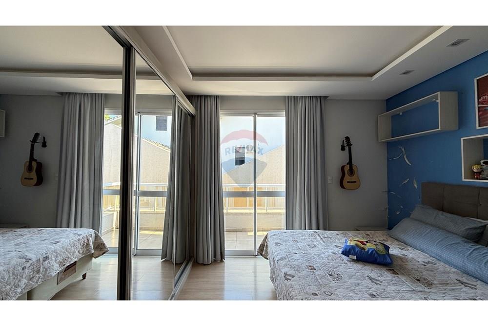 Casa à venda com 3 quartos, 278m² - Foto 7