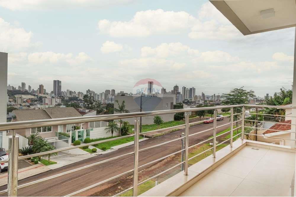 Casa à venda com 3 quartos, 360m² - Foto 7