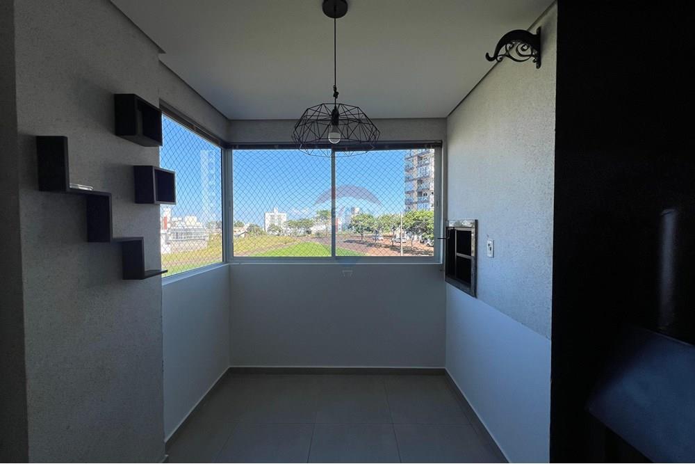 Apartamento à venda com 2 quartos, 66m² - Foto 6