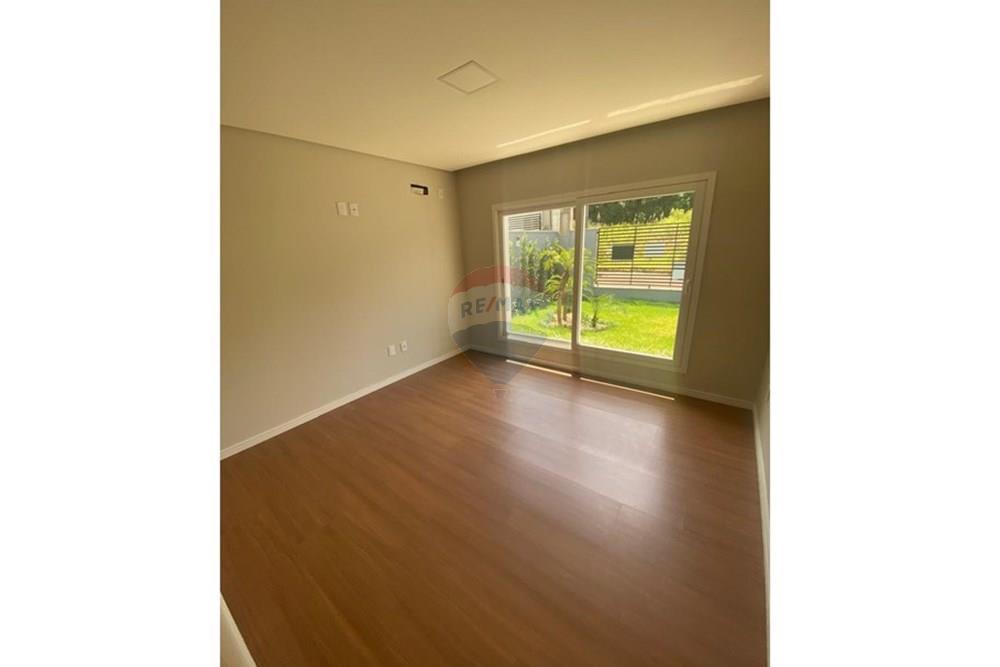 Casa à venda com 3 quartos, 163m² - Foto 9