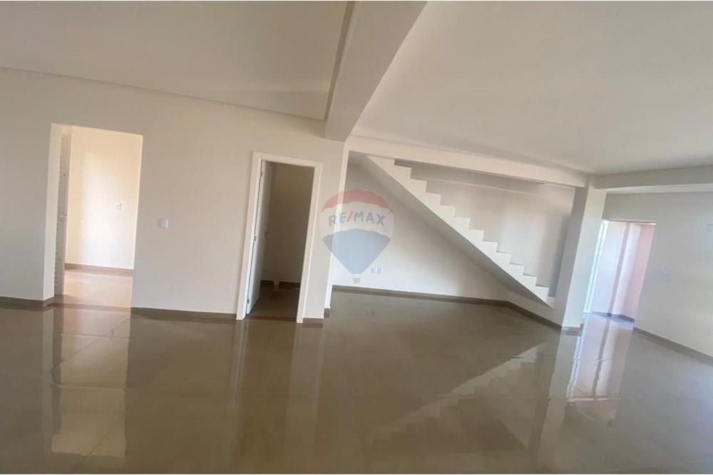 Sobrado à venda com 3 quartos, 145m² - Foto 1