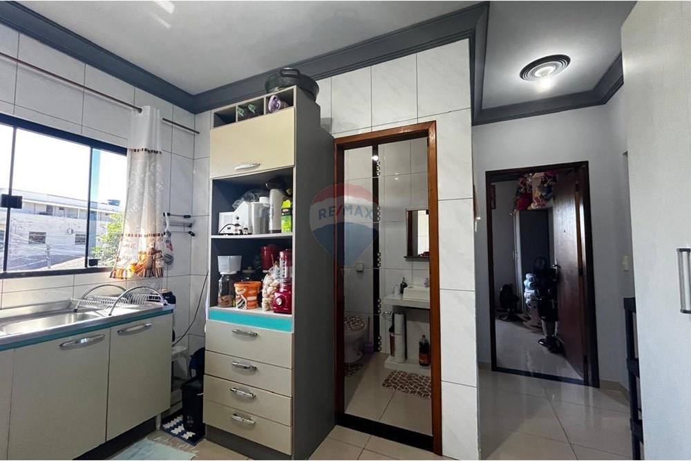 Sobrado - Venda - Navegantes , Santa Catarina - CIRCULAÇÃO COZINHA BANHEIRO.jpg - 590091044-47