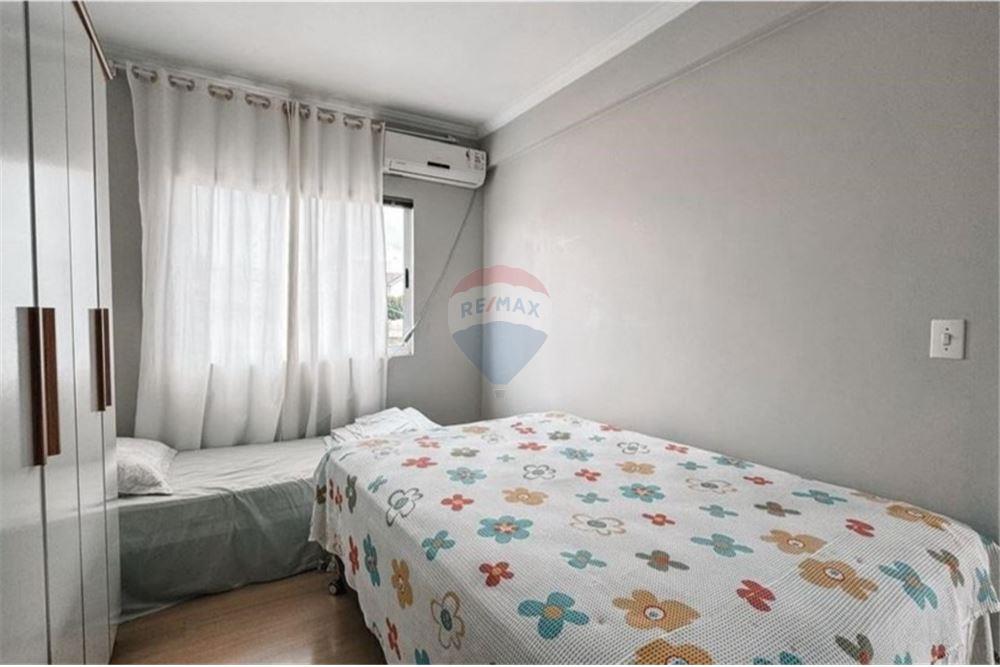 Apartamento à venda com 2 quartos, 72m² - Foto 13
