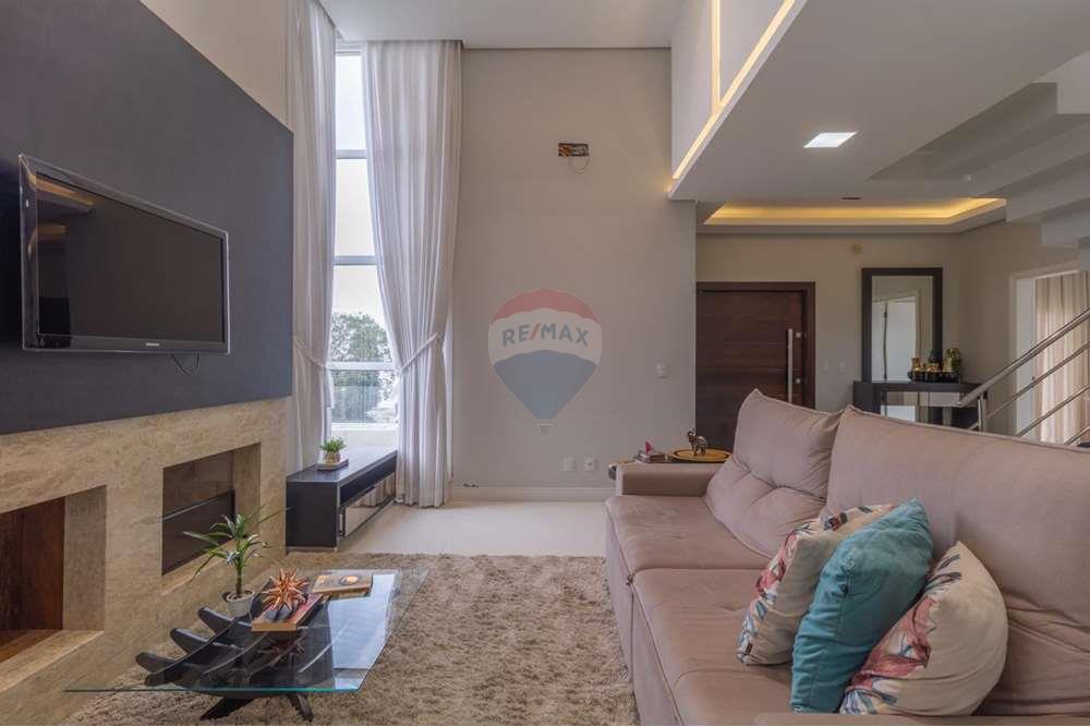 Casa à venda com 3 quartos, 360m² - Foto 2