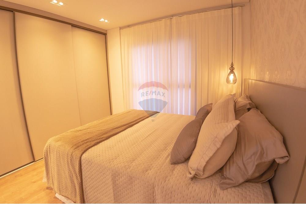 Apartamento à venda com 2 quartos, 64m² - Foto 3
