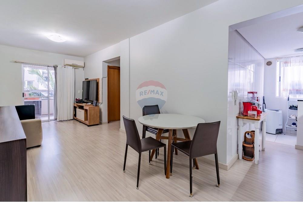 Apartamento à venda com 2 quartos, 65m² - Foto 1